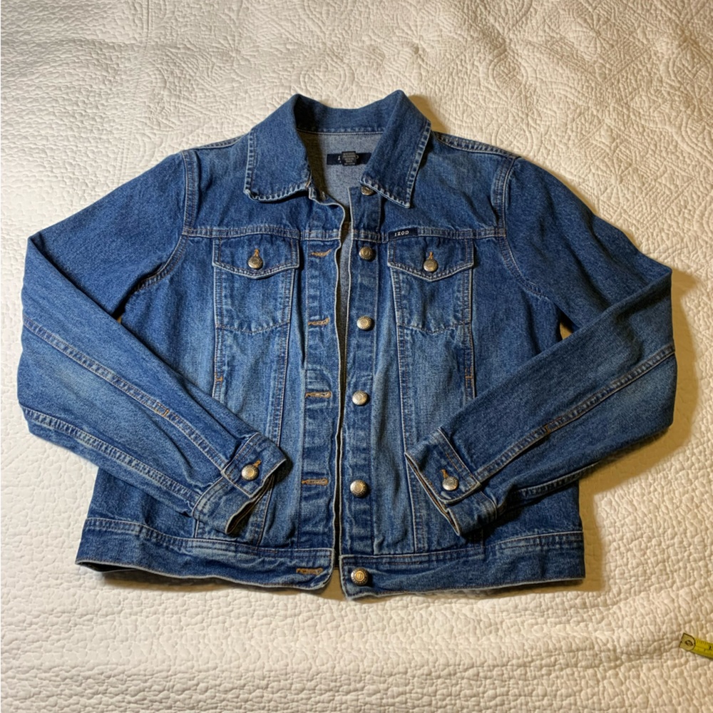 Vintage Izod trucker jean jacket, medium wash denim, size medium, four pockets